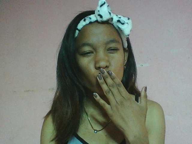 Louane01 live cam on BongaCams