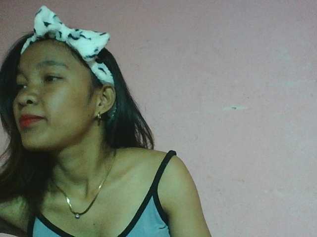 Louane01 live cam on BongaCams