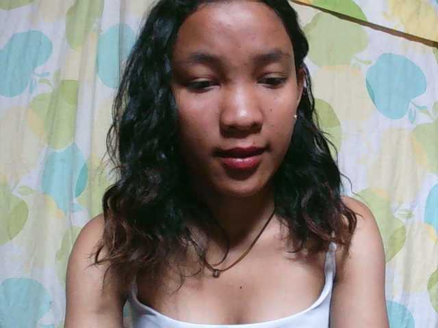 Louane01 live cam on BongaCams