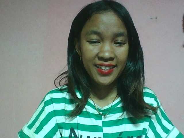 Louane01 live cam on BongaCams