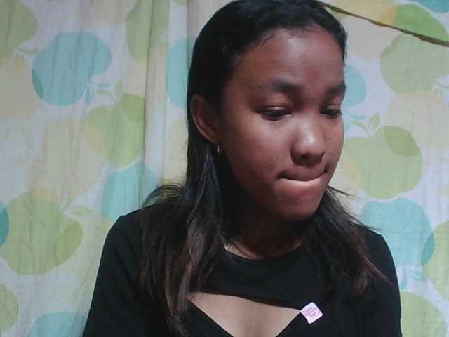 Louane01 live cam on BongaCams