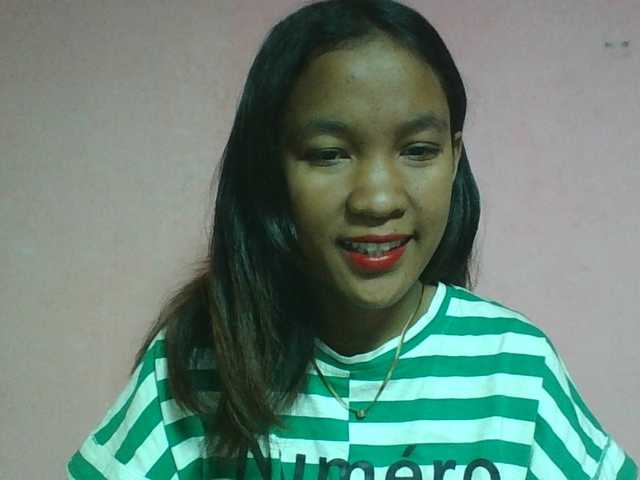 Louane01 live cam on BongaCams