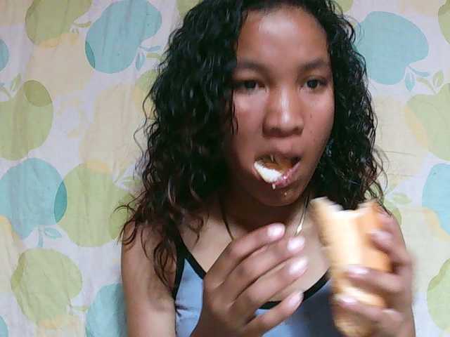Louane01 live cam on BongaCams