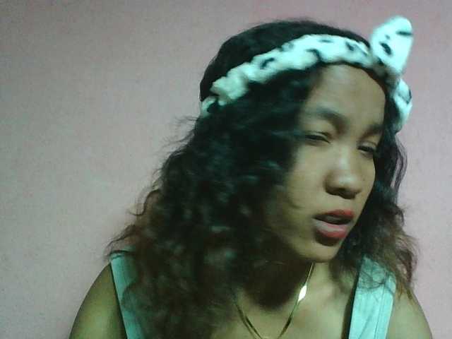 Louane01 live cam on BongaCams