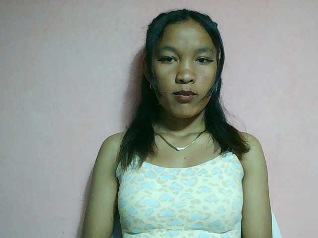 Louane01 live cam on BongaCams
