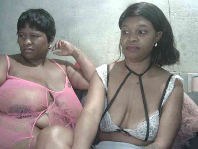 TwiceThePleasure webcam