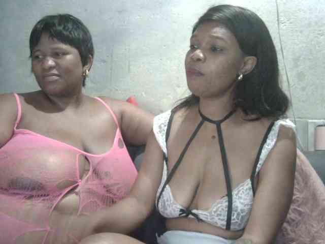 TwiceThePleasure webcam