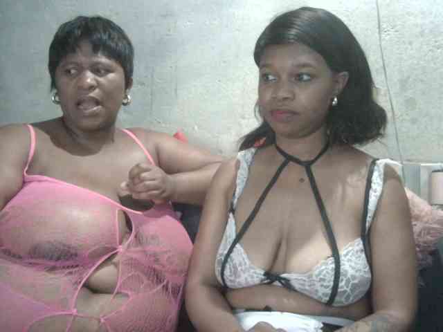TwiceThePleasure webcam