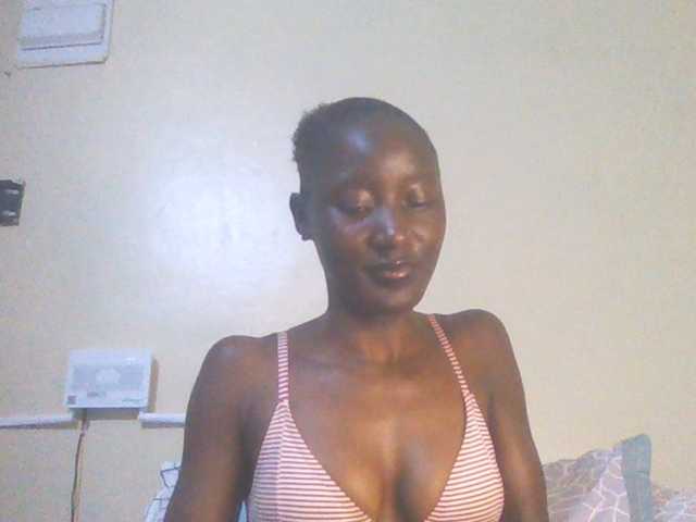 Sexylucia5 live cam on BongaCams