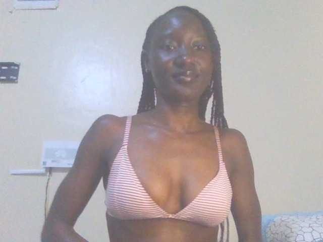 Sexylucia5 live cam on BongaCams