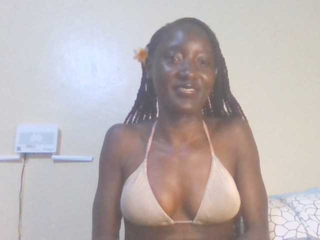 Sexylucia5 live cam on BongaCams