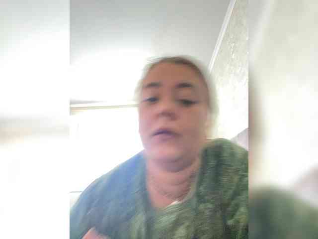 LoisLivvy webcam