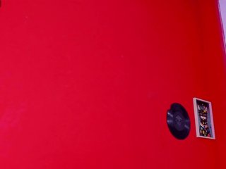 melani-hot1