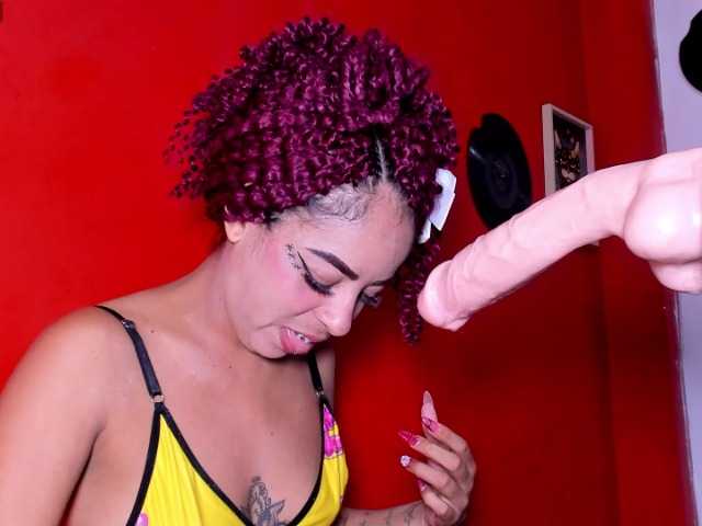 melani-hot1