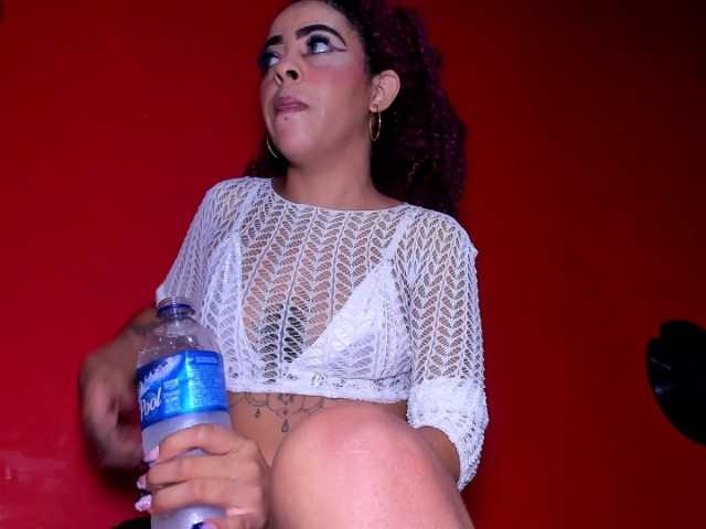melani-hot1