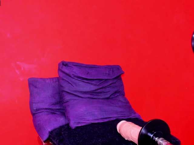 melani-hot1