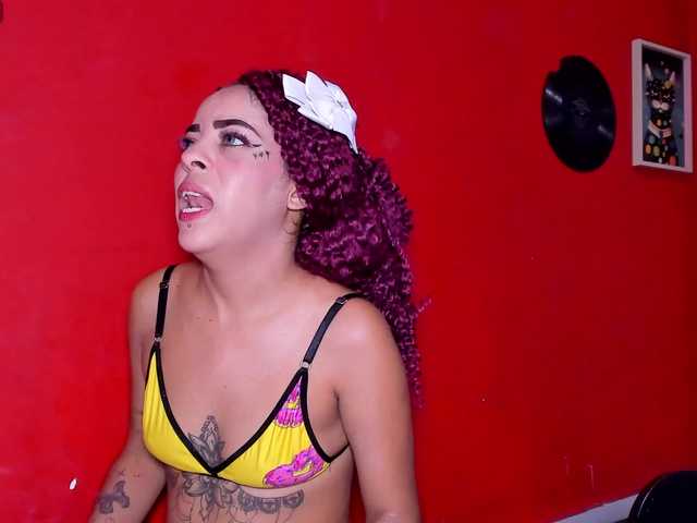 melani-hot1