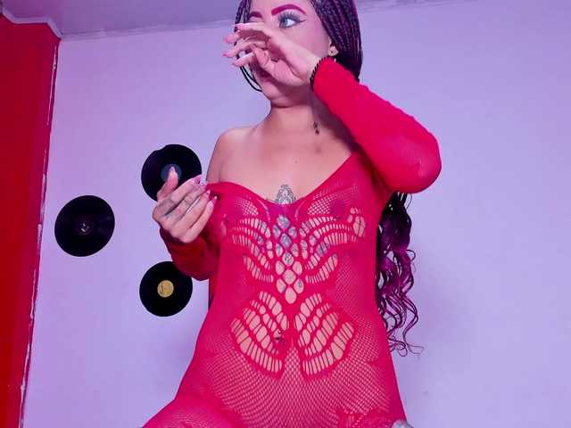 melani-hot1