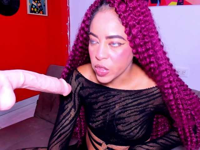 melani-hot1