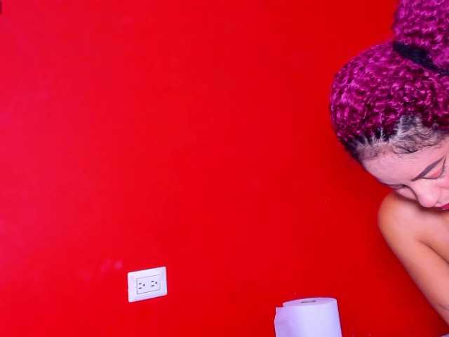 melani-hot1