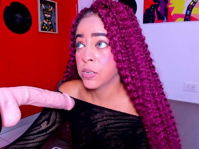 melani-hot1