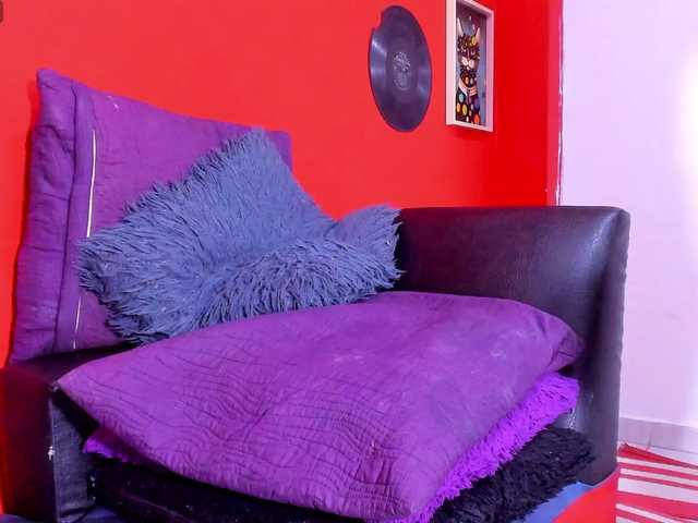 melani-hot1 live cam on BongaCams