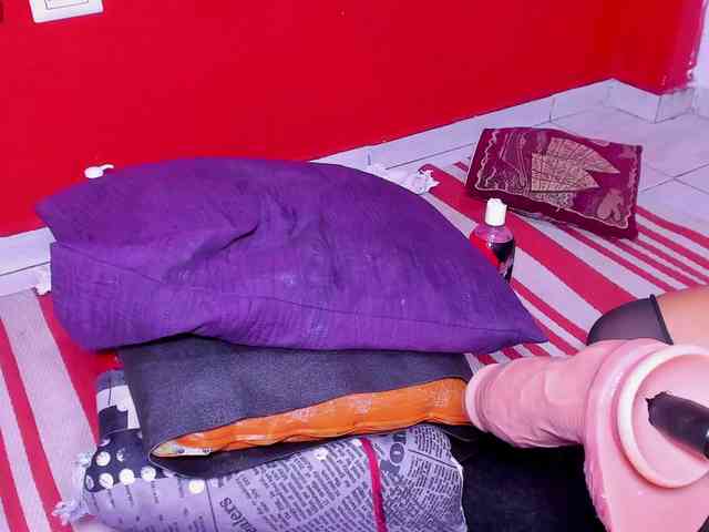 melani-hot1 webcam