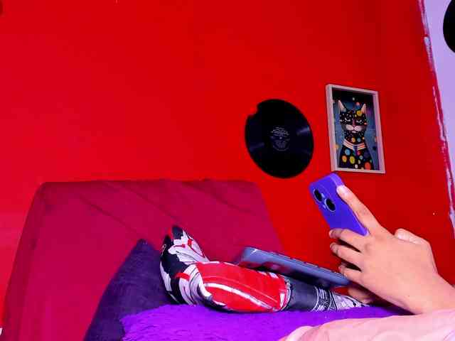 melani-hot1 webcam