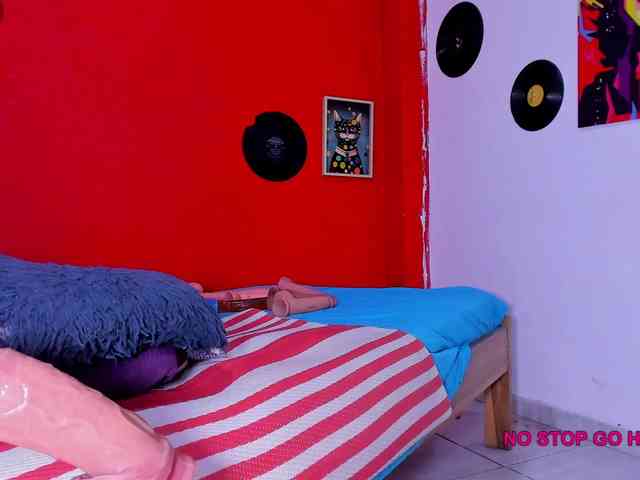 melani-hot1 webcam