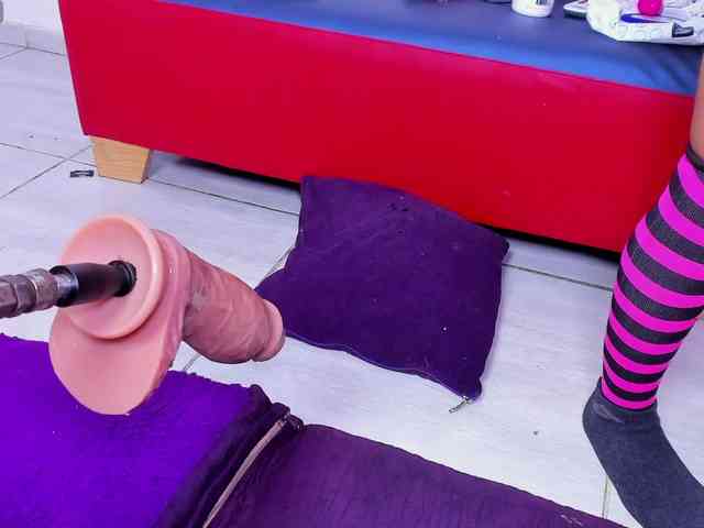 melani-hot1 webcam