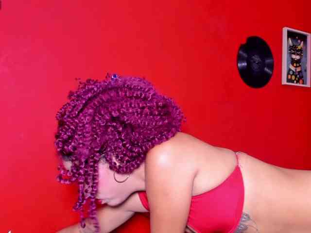 melani-hot1 webcam