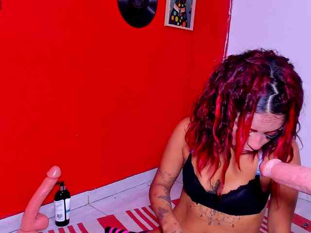 melani-hot1 webcam