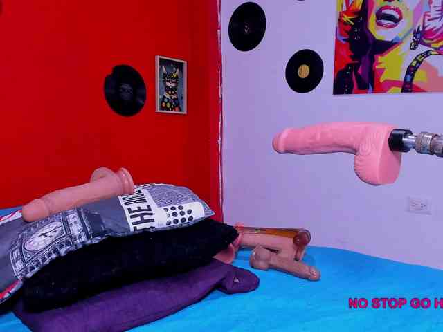 melani-hot1