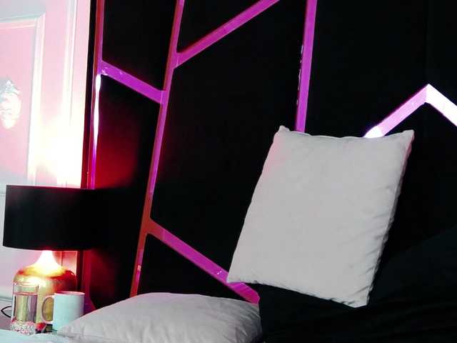 Breezellyn live webcam show