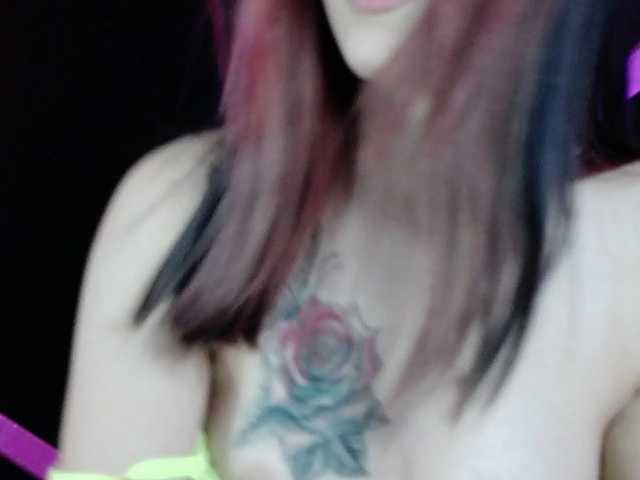 Breezellyn live webcam show