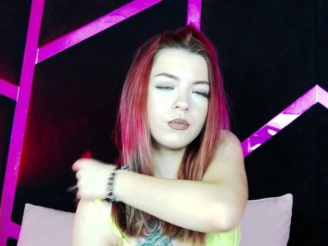 Breezellyn live cam on BongaCams