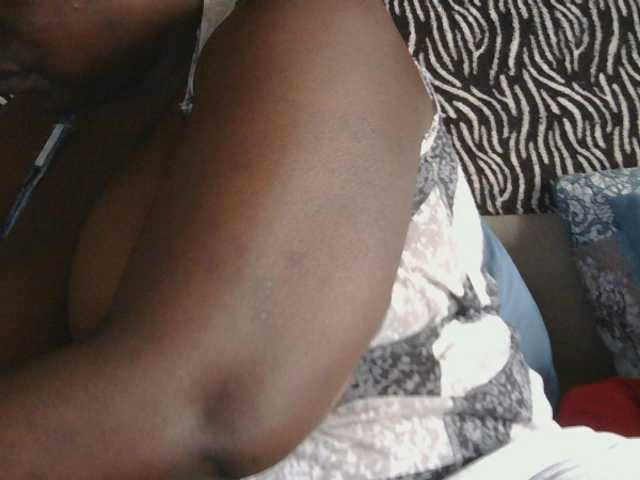 pervertmom live cam on BongaCams