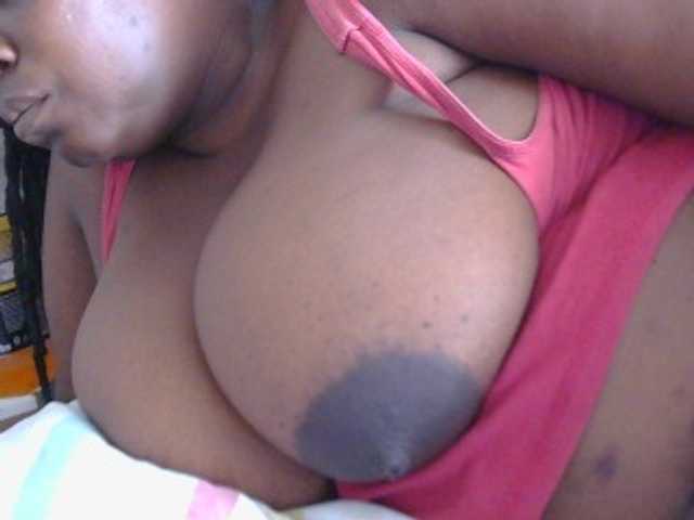 pervertmom live cam on BongaCams