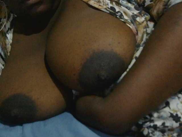 pervertmom live cam on BongaCams