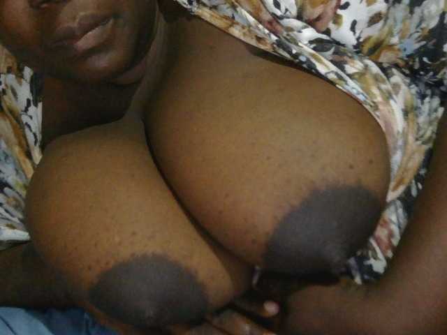 pervertmom live cam on BongaCams