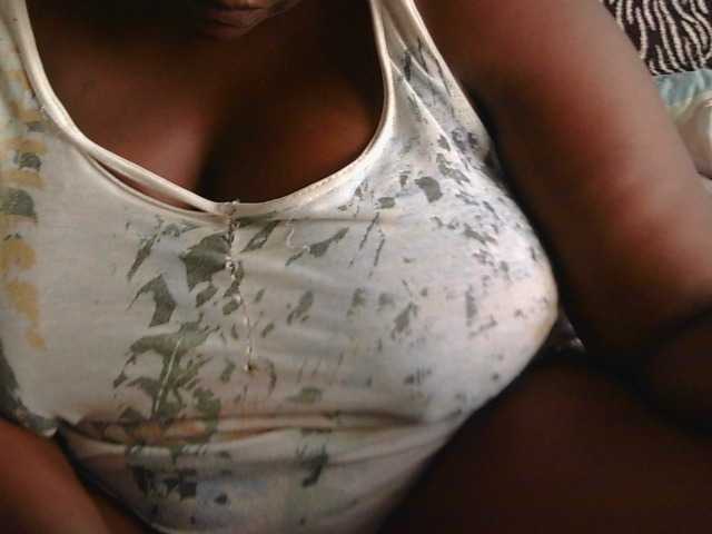 pervertmom live cam on BongaCams