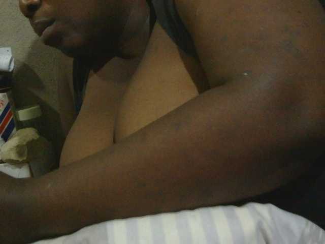 pervertmom live cam on BongaCams
