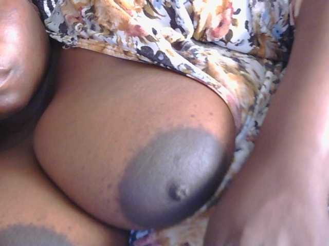 pervertmom live cam on BongaCams