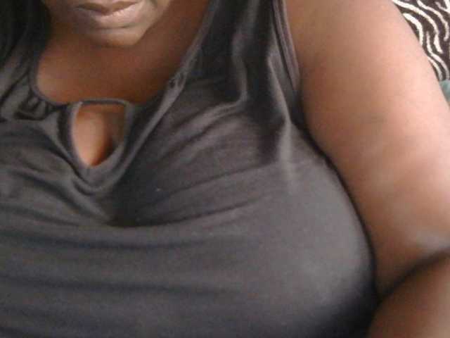 pervertmom live cam on BongaCams