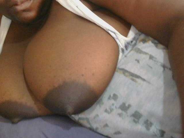 pervertmom live cam on BongaCams