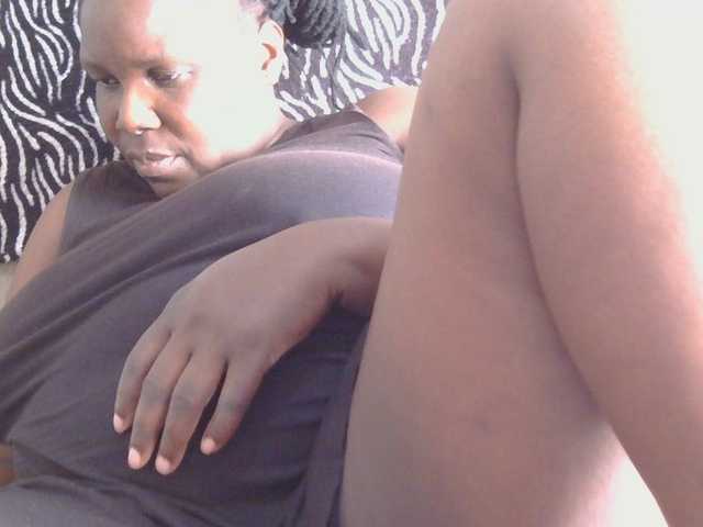 pervertmom live cam on BongaCams