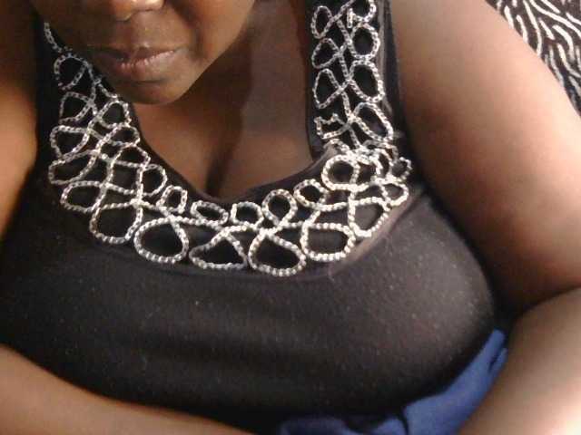 pervertmom live cam on BongaCams