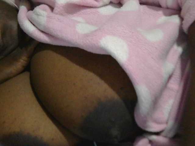 pervertmom live cam on BongaCams