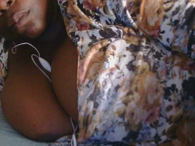 pervertmom live cam on BongaCams