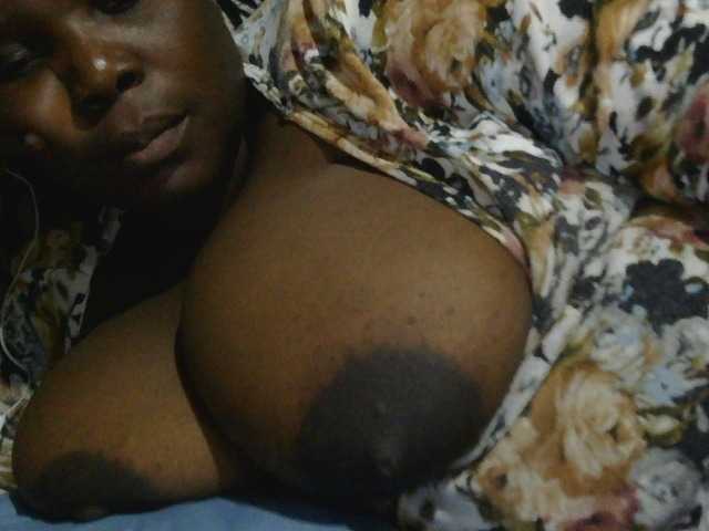 pervertmom live cam on BongaCams